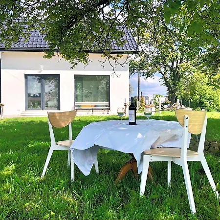 Nuka House - Nature Theatre Villa *